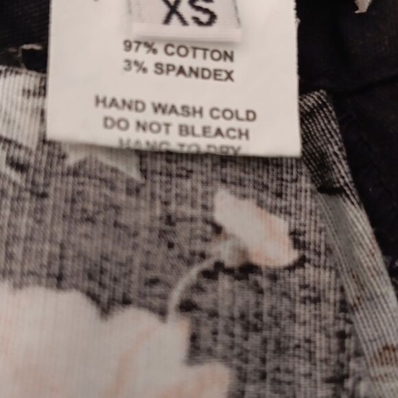 Unique Vintage Full Skirt. Romcomcore, Floral, Retro - Picture 7 of 10